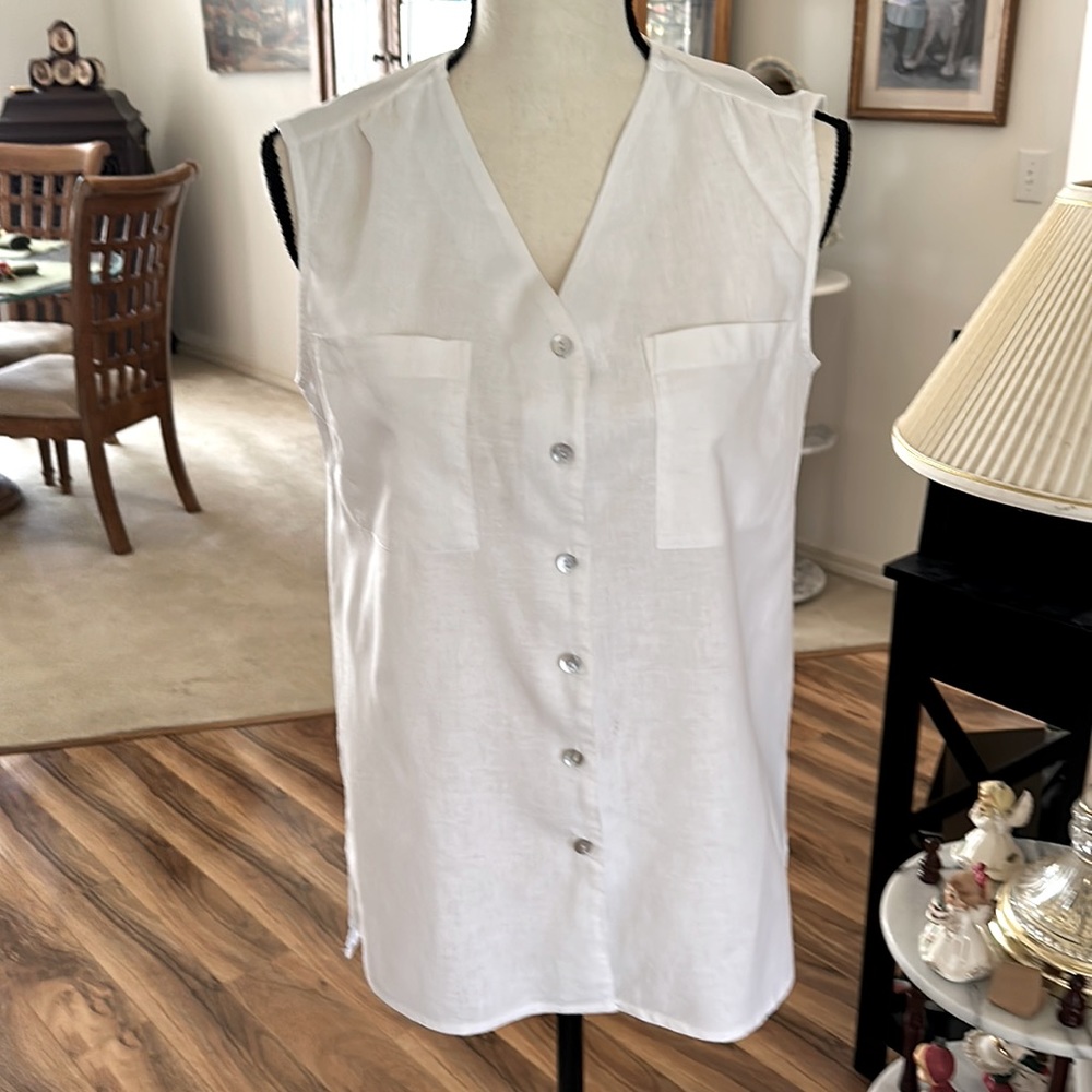 Coral Bay Linen Blend Hi-Lo Tunic in White         Size Small